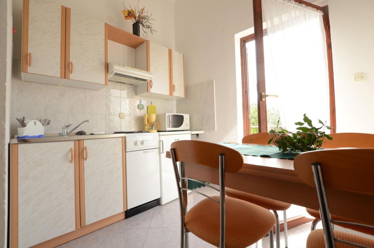 Apartments Josip Pavicini Екстер'єр фото