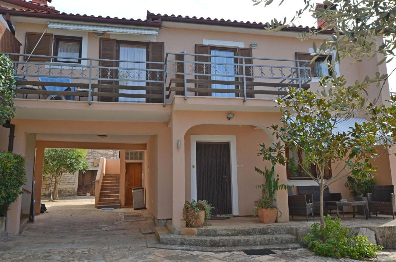 Apartments Josip Pavicini Екстер'єр фото