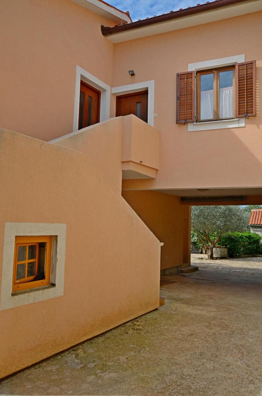 Apartments Josip Pavicini Екстер'єр фото